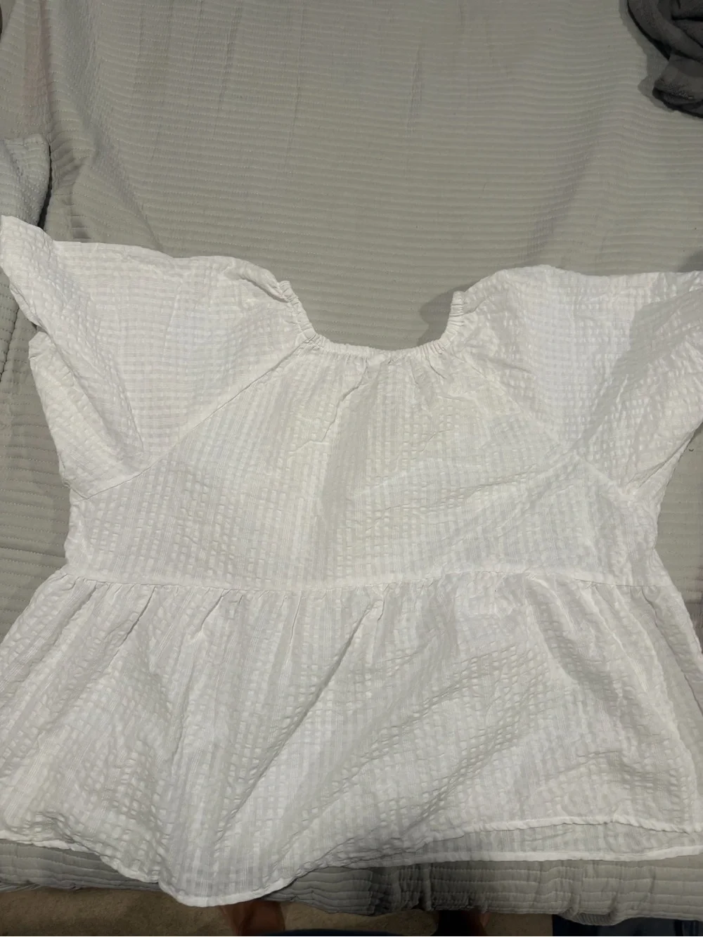 Old Navy White Textured Peasant Top